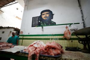 Cuba: 30 personen op Cuba voor rechter voor stelen 133 ton kippenvlees