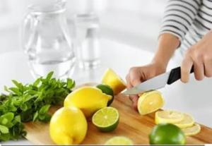 Gezonde manieren om citroenen en limoenen te gebruiken