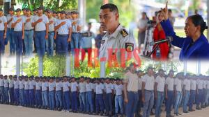 Korpsleiding benadrukt professionaliteit bij beëdiging politierekruten