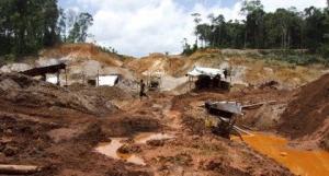 Meerdere mensen omgekomen in Brokopondo na instorting illegale goudmijn