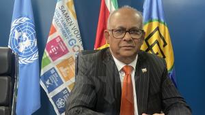 Minister Ramdin informeert Terra Invest over stopzetting van