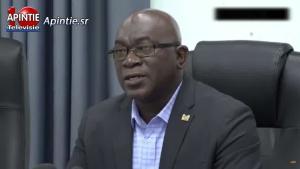 Minister van Justitie en Politie brengt werkbezoek aan het district