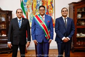 President Santokhi beëdigt ambassadeurs voor Parijs en Genève