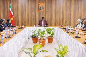 Presidentiële commissie moet Surinaamse padvinderij ruggesteun geven