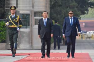 Presidentiële delegatie vertrekt na succesvolle staatsbezoek China