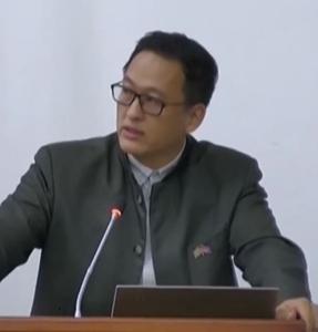 Tsang (NDP) pleit voor verkorte huisartsopleiding voor in buitenland