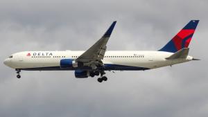 Weer incident met Boeing-toestel: noodglijbaan valt tijdens vlucht van