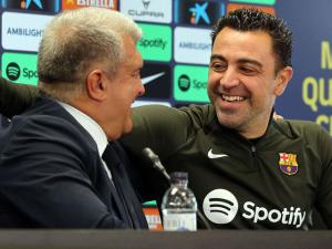 Xavi Herroept Besluit om Barcelona te Verlaten