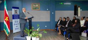 Basis diplomaten cursus van het Suriname Diplomaten Instituut van start