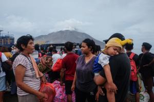 Indonesië verhuist permanent 10.000 mensen vanwege vulkaan Ruang