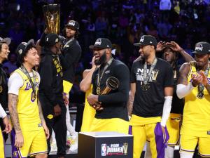 Lakers winnen debuut NBA Cup na dominante prestaties van LeBron, AD