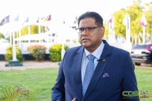 President Santokhi condoleert samenleving