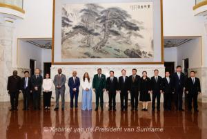 President Santokhi en delegatie bezoeken de stad Dalian