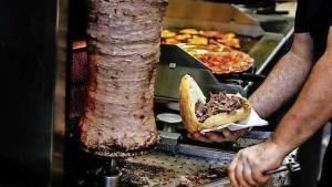 Turkije wil traditioneel vleesgerecht döner kebab beschermen tegen