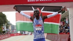 Wereldrecordhouder marathon Kelvin Kiptum komt om bij verkeersongeval in
