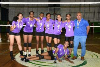 Yelyco nieuwe U15-meisjes volleybalkampioen