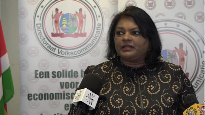 Minister Mathoera betreurt niet-sportieve campagnevoering