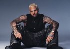 Chris Brown pleit onschuldig in Britse mishandelingszaak