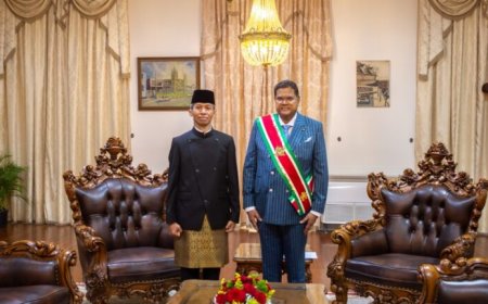 Ambassadeur van Indonesië overhandigt geloofsbrieven aan president Santokhi