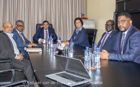 Santokhi spreekt Simons op kabinet: soepele transitie beloofd