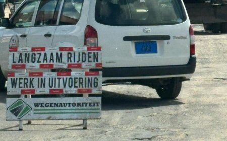 In plaats van spitsuur is het spitsdag op de weg door werkzaamheden Openbare Werken