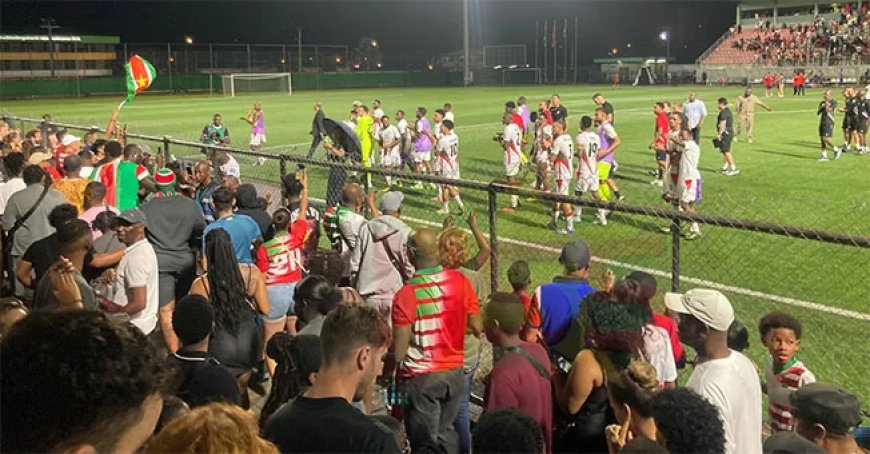 Suriname strijdt zich langs Puerto Rico richting groepsfase