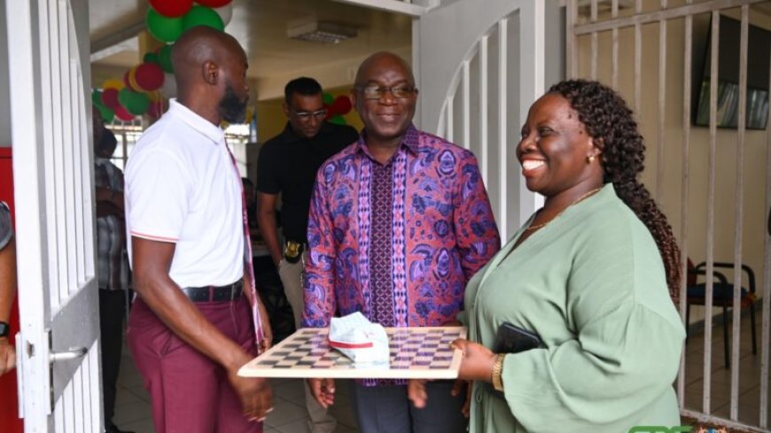 Minister Amoksi viert verjaardag met pupillen Opa Doeli: “Ook zij verdienen een kans”