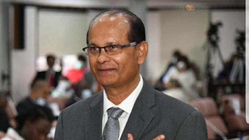 Parmessar leidt eerste vergadering nieuw parlement als oudste lid