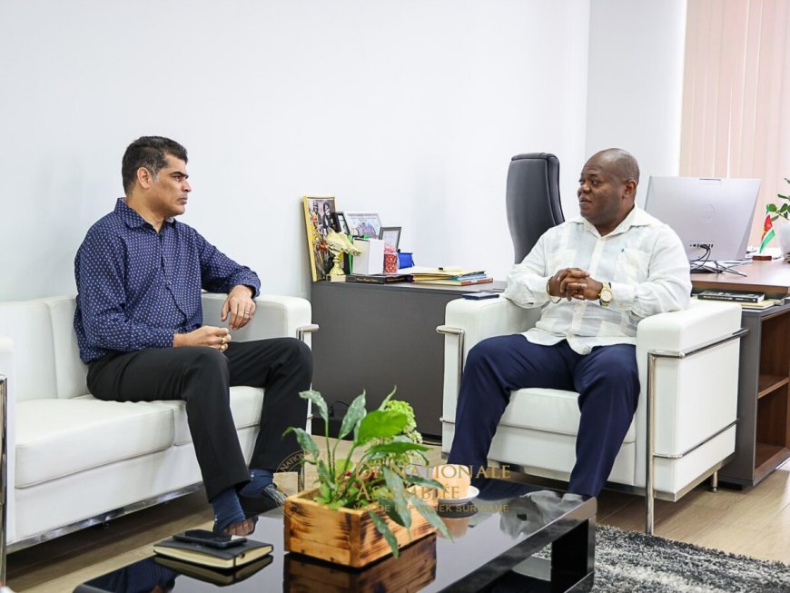 Bee bereidt Adhin voor op voorzitterschap Assemblee