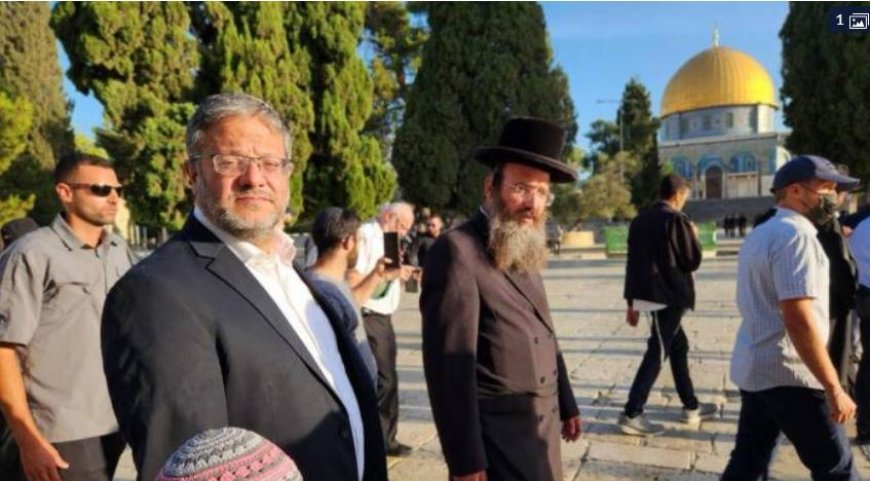 Extreemrechtse Israëlische minister Ben-Gvir bestormt Al-Aqsamoskee onder politiebegeleiding