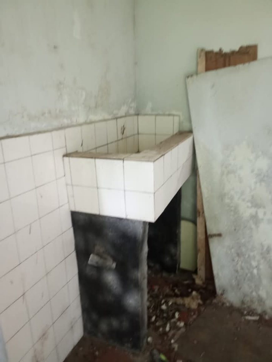 Militairen gedwongen gebruik te maken van bouwvallige sanitaire voorzieningen