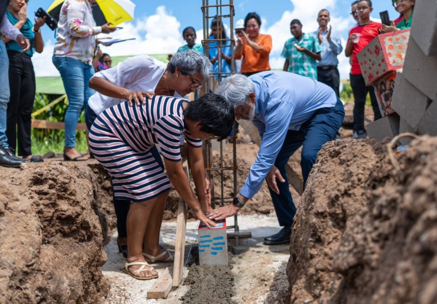 Eerste steen gelegd voor nieuwe werkplaats Matoekoe