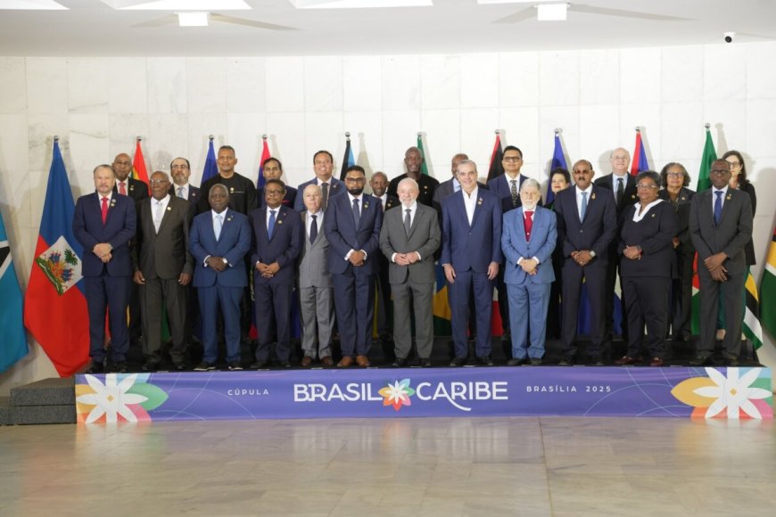 President Ali arriveert voor Brazilië-Caribische Top 2025 in Brasilia