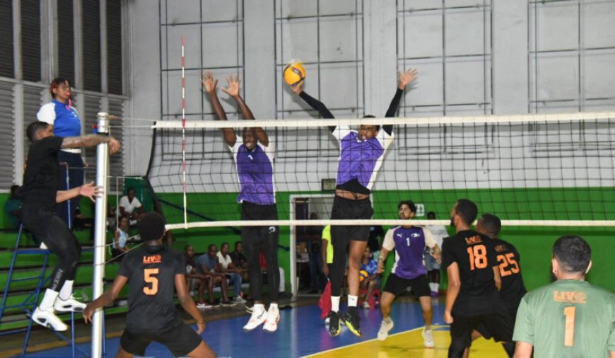 David Pinas timmert Yelyco in thriller naar mannen volleybalfinale