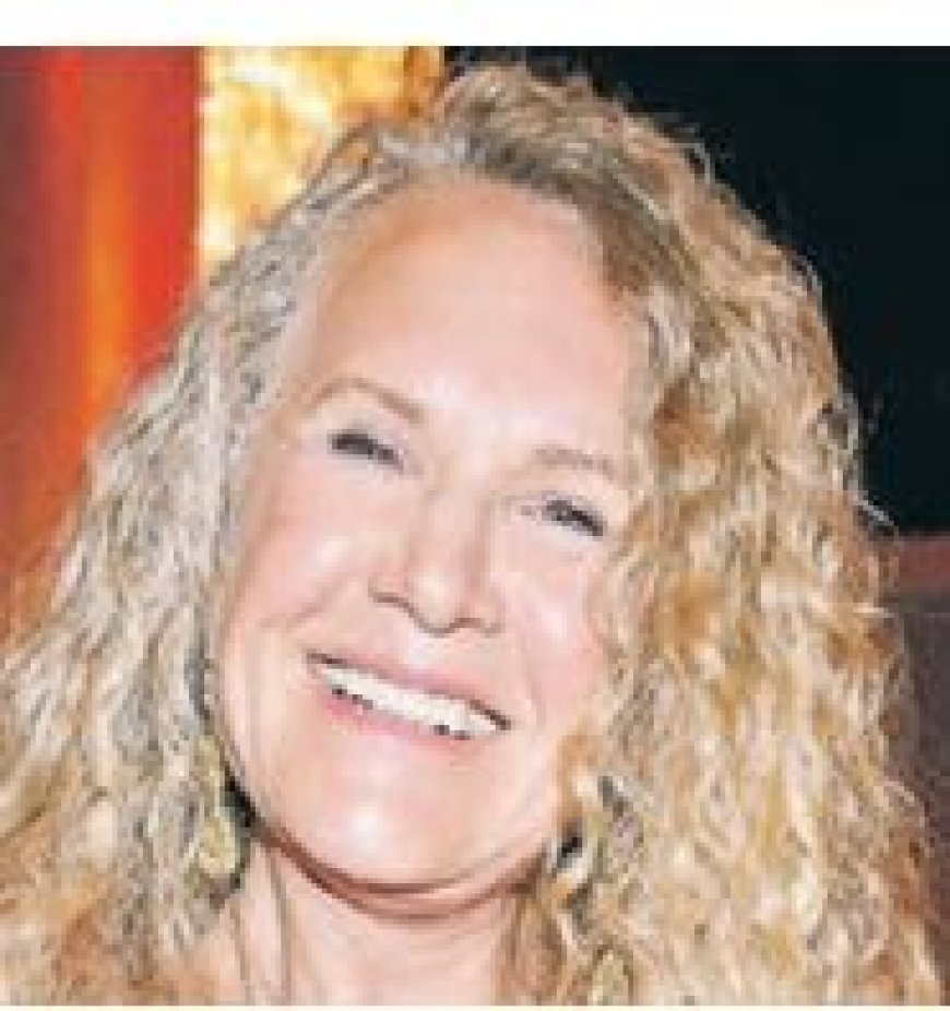 Miljardair Walmart-erfgename Voegt Zich Bij Anti-Trump Beweging