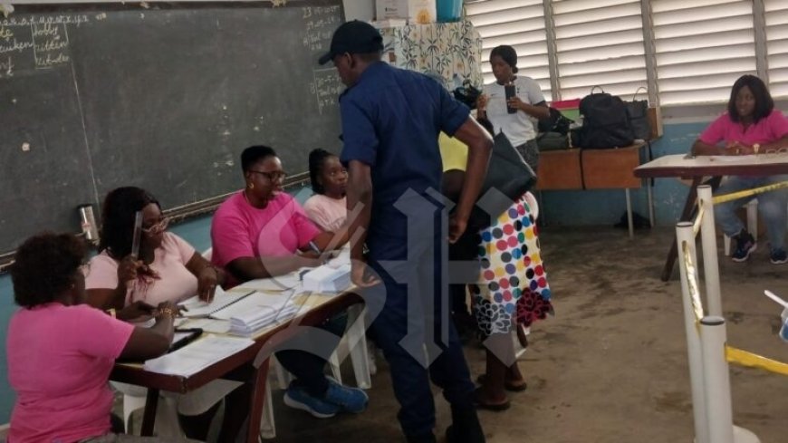 PVC-stemhokken en plastieken stemkisten worden hergebruikt bij de verkiezingen van 2030