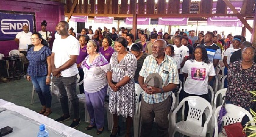 Simons bedankt Para voor buitengewone inzet