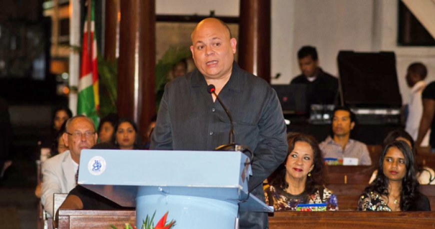 Peneux: ‘Leerkrachten worden respectloos behandeld’