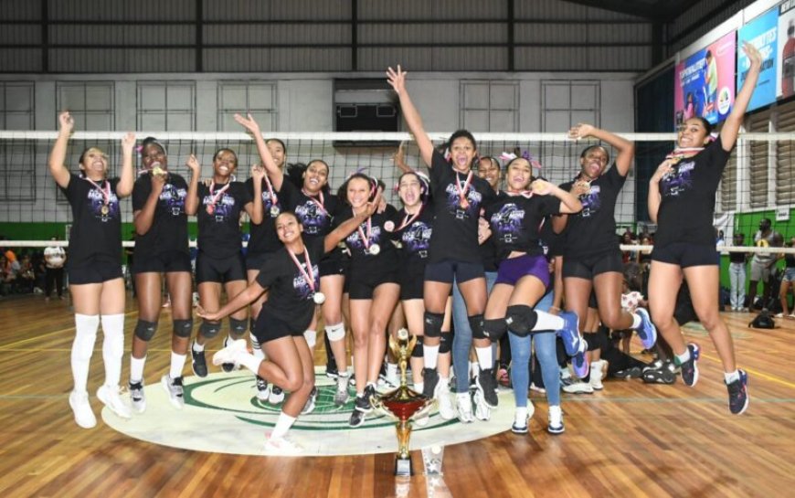 Yelyco-captain Balkaran na vierde volleybaltitel op rij: ‘Ik voel me als een kampioen’