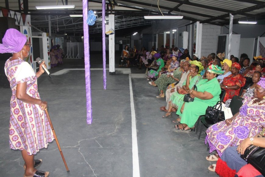 Naks Prodo Spikri erg kleurrijk