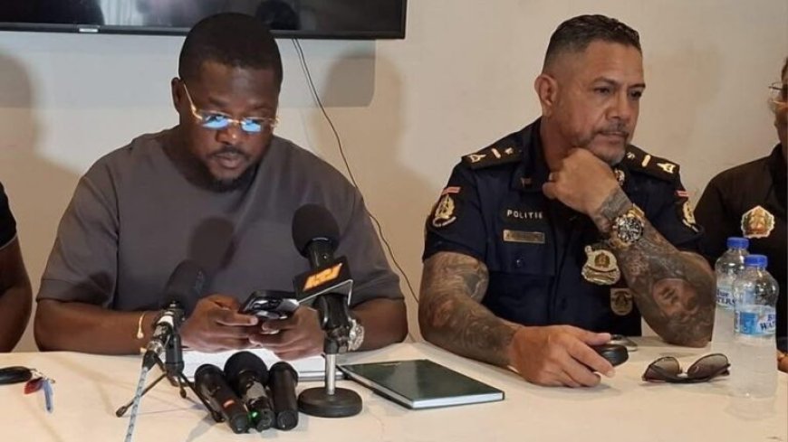 Mielando Atompai draagt voorzitterschap Politiebond over aan Revelino Eijk