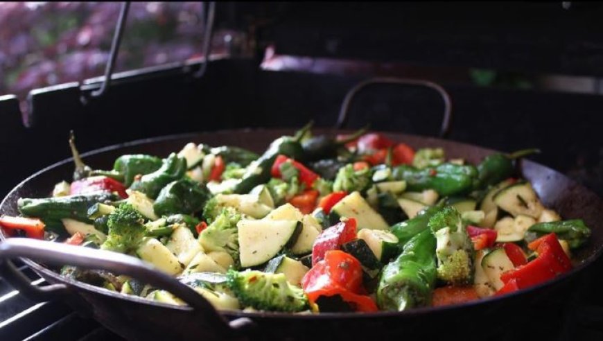 Mensen eten tegenwoordig zoveel junkfood dat gezond eten als “diëten” wordt beschouwd’