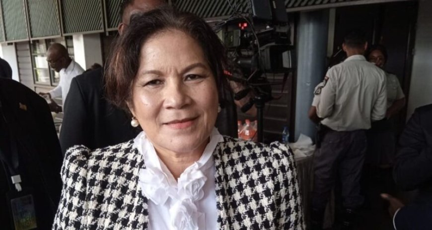 Weduwe Desi Bouterse beëdigd als parlementariër