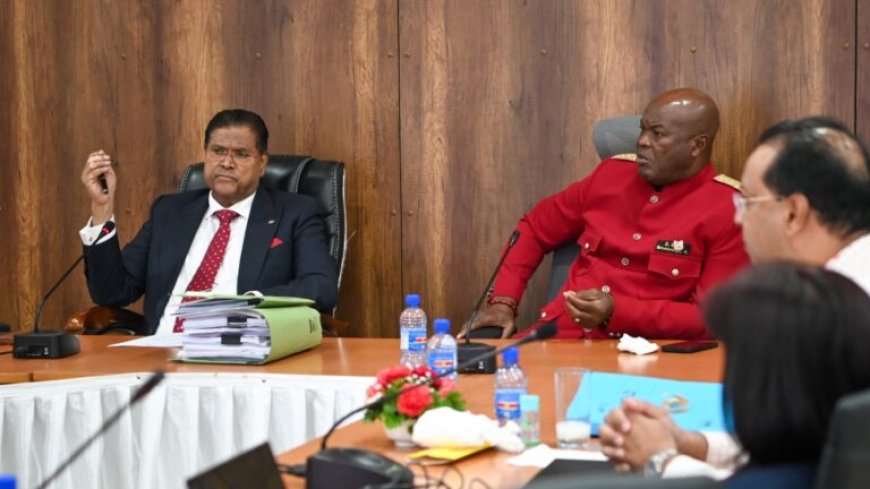 President Santokhi: “Suriname zit sinds gisteren zonder vicepresident”