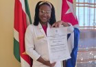 Vier Surinamers als arts afgestudeerd op Cuba
