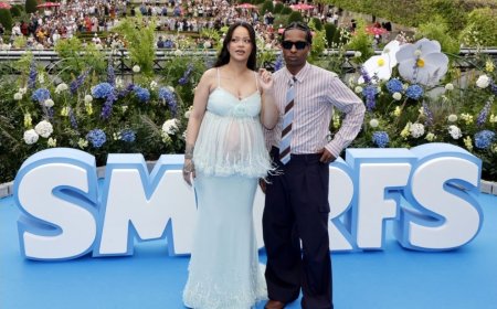 Rihanna in ​​doorschijnende blauwe Chanel-jurk bij wereldpremière ‘The Smurfs’