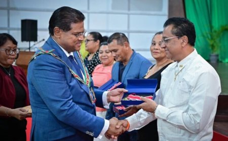 Santokhi onderscheidt 169 bloeddonoren in Suriname voor levensreddende inzet