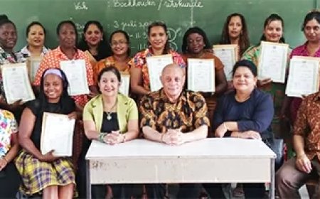 Vrouwen Magenta tonen kracht via vakopleiding