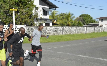 Caper en Taitt voltooien Sunday B-Day Run