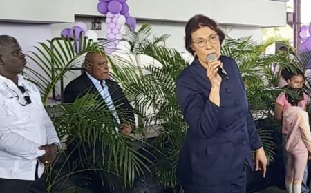 Simons waarschuwt corruptieve personen: “Wie steelt, sturen we naar de pg”